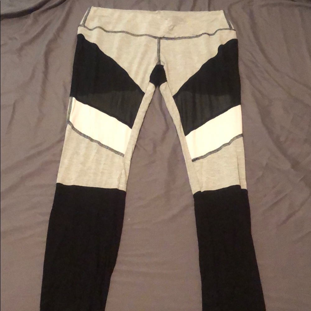 Women’s active leggings